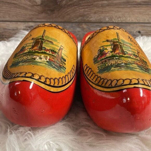 Wooden Holland Handcarved Shoes Home Decor Red and Tan Windmills READ - Picture 8 of 10